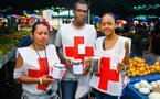 Les jeunes Rotariens de l'Interact ont récolté des dons pour la Croix-Rouge